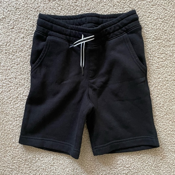 Boys Old Navy shorts, size (S 6-7) - Picture 1 of 3